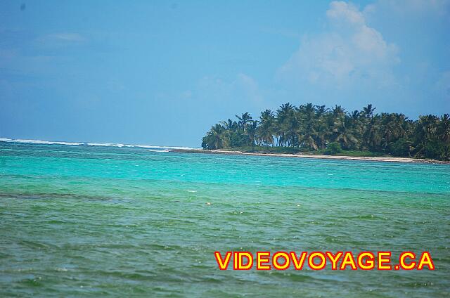 Republique Dominicaine Punta Cana Bavaro Casino Atrás, el arrecife entre los dos, los colores del cambio de agua ...