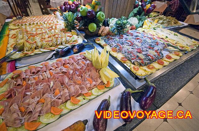 Republique Dominicaine Punta Cana Bavaro Casino Avec des viandes froides et des fromages.