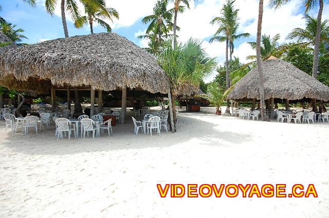 Republique Dominicaine Punta Cana Bavaro Casino Les tables sur la plage du restaurant La Uva