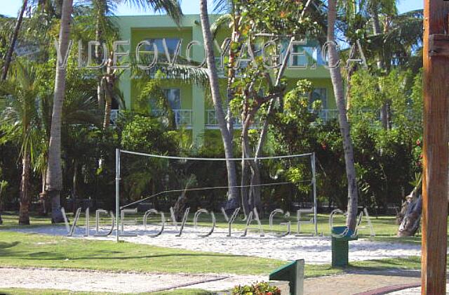 Republique Dominicaine Punta Cana Barcelo Bavaro Palace Deluxe Una cancha de voleibol en el Mar Caribe.