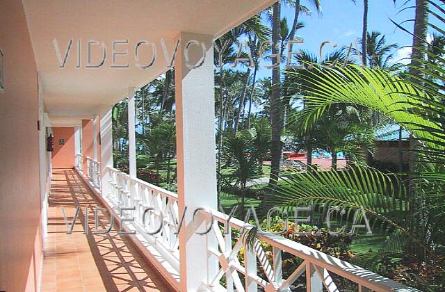 Republique Dominicaine Punta Cana Barcelo Bavaro Palace Deluxe The exterior hallways to the rooms. Buildings of the rooms are U-shaped corridors are outwards of the U.