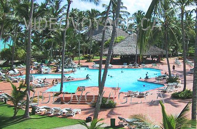 Republique Dominicaine Punta Cana Barcelo Bavaro Palace Deluxe The entire pool. Basically the pool bar.