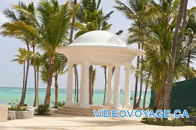 Republique Dominicaine Punta Cana Barcelo Bavaro Palace Deluxe a gazebo on the beach.