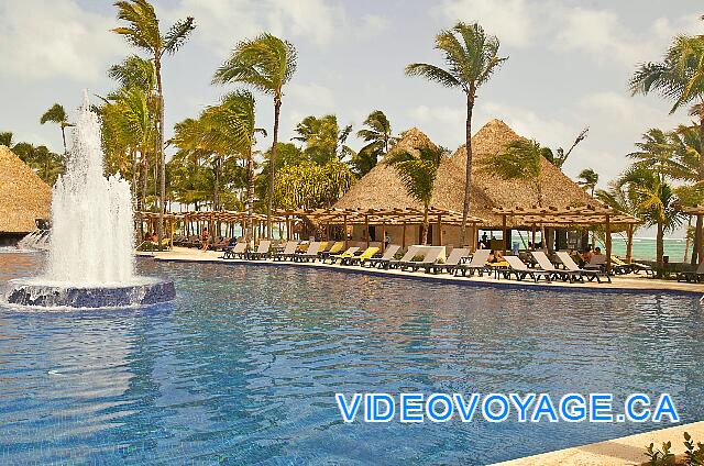 Republique Dominicaine Punta Cana Barcelo Bavaro Palace Deluxe De nombreuses chaises longues...