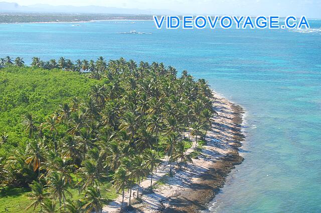 Republique Dominicaine Punta Cana Barcelo Bavaro Palace Deluxe Little or no sand to 1 kilometer south of the hotel. But a little further south, the sand reappears.