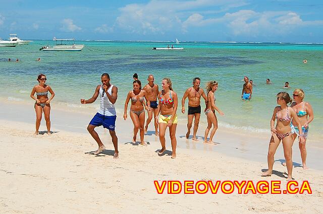 Republique Dominicaine Punta Cana Barcelo Bavaro Caribe Dance lessons on the beach.