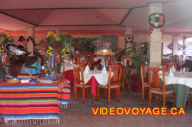 Republique Dominicaine Punta Cana Barcelo Bavaro Caribe Decoración mexicana. Abierto para el almuerzo y para la cena.