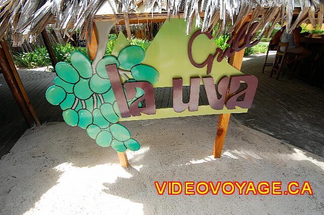 Republique Dominicaine Punta Cana Barcelo Bavaro Caribe Un restaurante en la playa cerca de la Barcelo Bavaro Caribe Hotel.