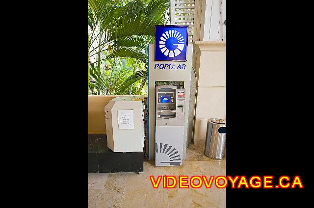 Republique Dominicaine Punta Cana Punta Cana In the entrance of the hotel, an ATM that allows you to make withdrawals from credit cards and visa master card.