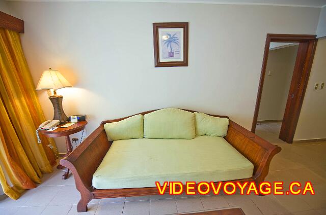 Republique Dominicaine Punta Cana Punta Cana A comfortable sofa in front of the TV.