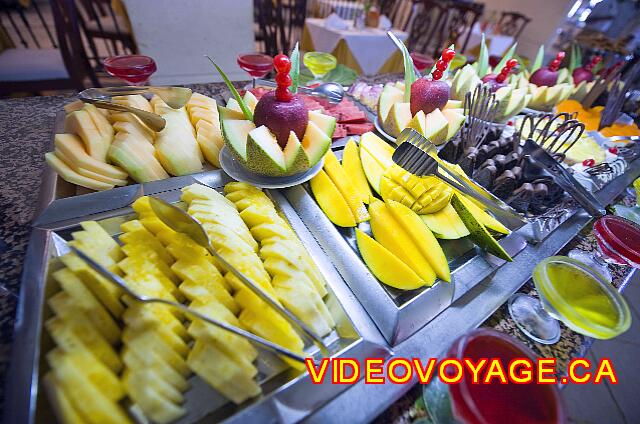 Republique Dominicaine Punta Cana Punta Cana The fruit counter.