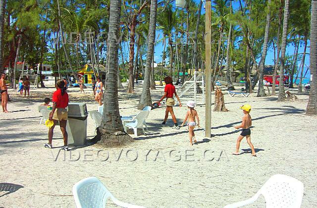 Republique Dominicaine Punta Cana Vista Sol Punta Cana Un equipo de animación para los jóvenes está disponible. Se ocupan de los niños durante el día para hacer diferentes actividades.