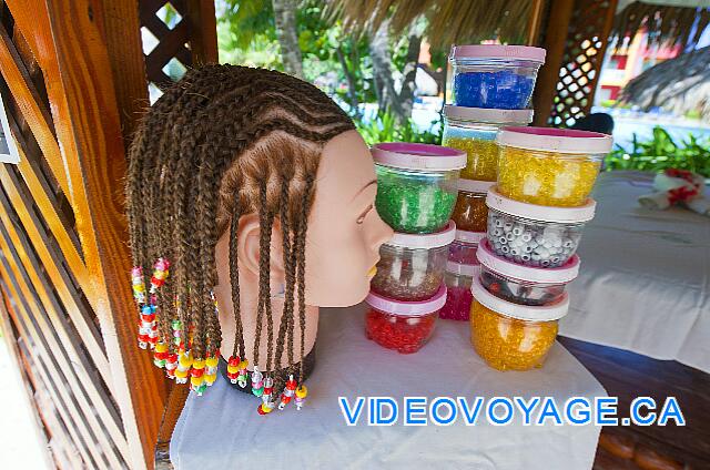 Republique Dominicaine Punta Cana Club Caribe To make braids on the beach.