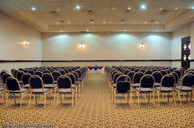 Republique Dominicaine Punta Cana Club Caribe Un petit centre des congrès permet de recevoir jusqu'a 350 personnes à la salle Gran Caribe.

