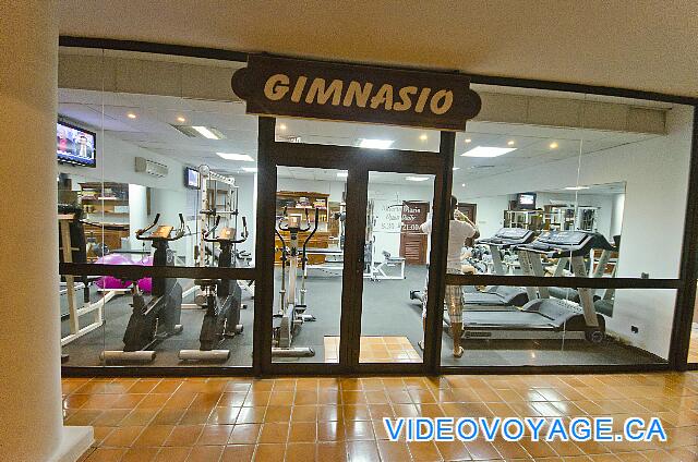 République Dominicaine Punta Cana Catalonia Bavaro Un gymnase climatisé près du Lobby.