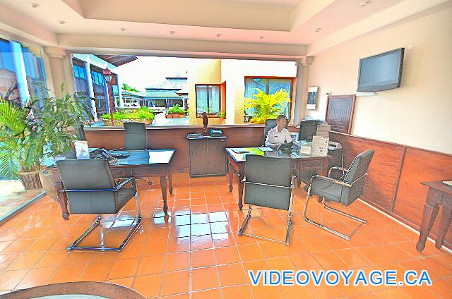 République Dominicaine Punta Cana Catalonia Bavaro Royal A tour company to sell excursions.