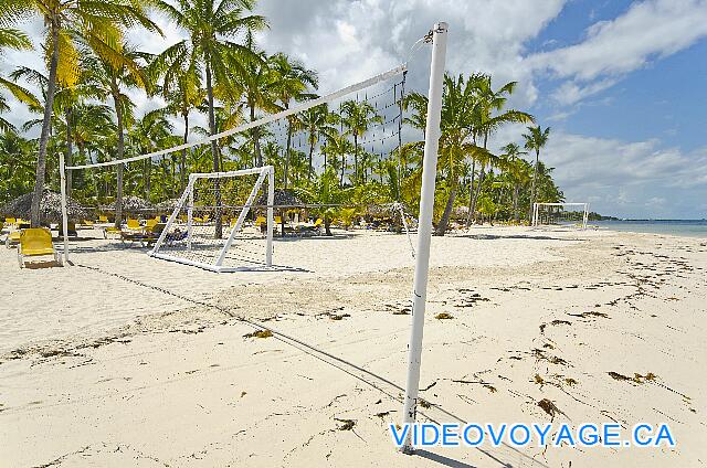 République Dominicaine Punta Cana Catalonia Bavaro Royal Redes de fútbol y voleibol en la playa.