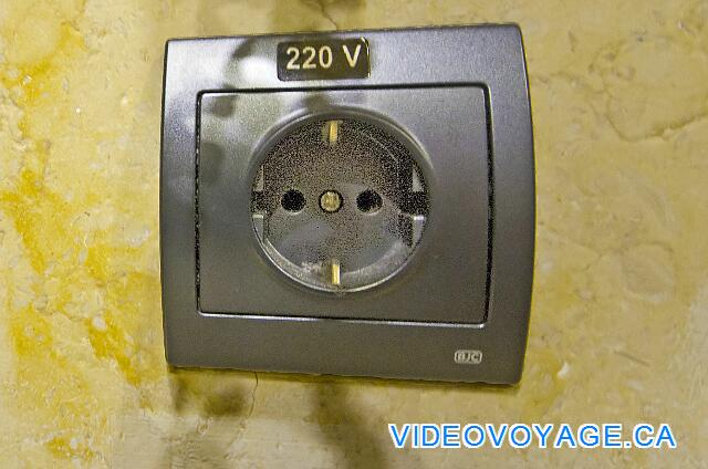 République Dominicaine Punta Cana Catalonia Bavaro Royal A socket 220 volt type F