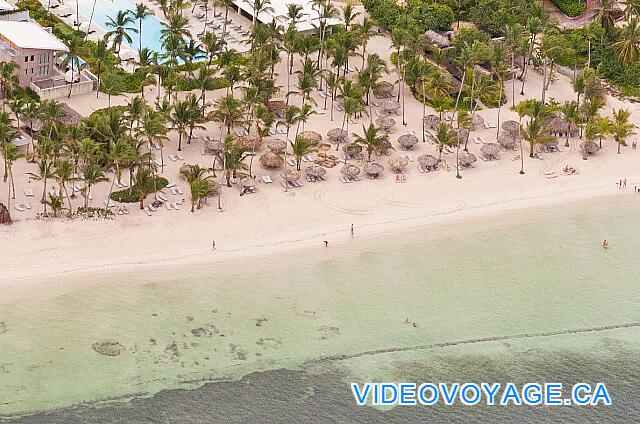 République Dominicaine Punta Cana Catalonia Bavaro Royal Pocas manifestantes de otros hoteles en esta playa, siendo lo suficientemente lejos de otros hoteles.