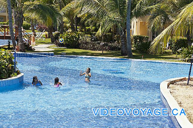 République Dominicaine Punta Cana Dreams Punta Cana Volleyball in the pool is always popular.