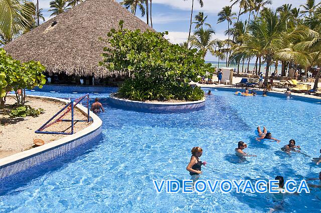 République Dominicaine Punta Cana Dreams Punta Cana Water polo in the pool.