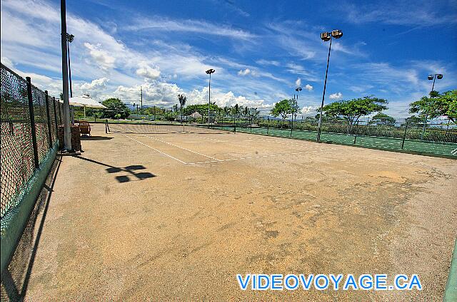 République Dominicaine Punta Cana Dreams Punta Cana A first floodlit tennis court.