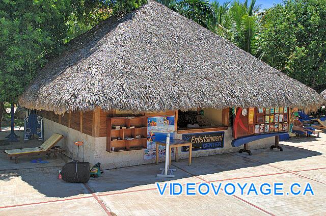 République Dominicaine Punta Cana Dreams Punta Cana Le club house sur la terrasse de la piscine.