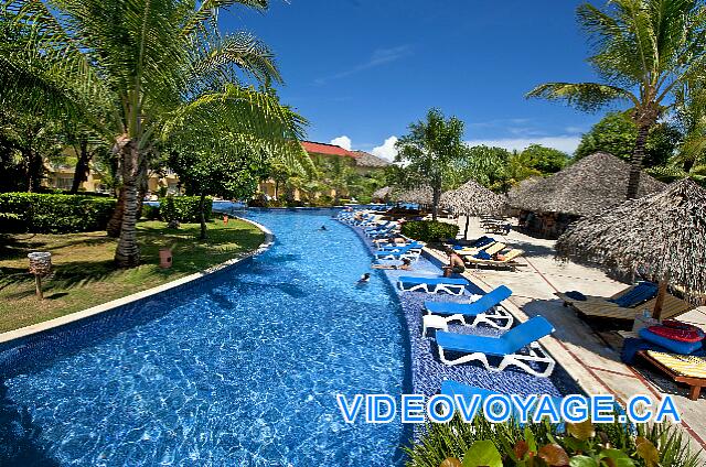 République Dominicaine Punta Cana Dreams Punta Cana The chairs in the pool.