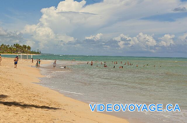 République Dominicaine Punta Cana Dreams Punta Cana Très peu de passant sur la plage, ayant très peu d'hôtel vers le nord et vers le sud.