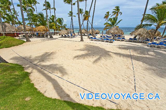 République Dominicaine Punta Cana Dreams Palm Beach A volleyball court on the beach.