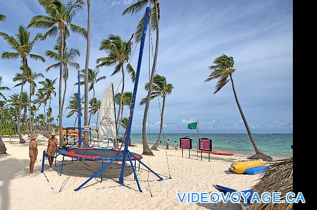 République Dominicaine Punta Cana Dreams Palm Beach The trampoline on the beach.