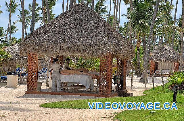 République Dominicaine Punta Cana Dreams Palm Beach Sur la plage, des massages pour les couples sont disponibles.