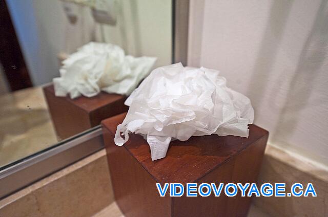 République Dominicaine Punta Cana Dreams Palm Beach A facial tissue box