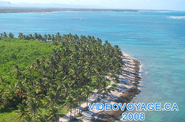 République Dominicaine Punta Cana Dreams Palm Beach En la punta de la playa de arena Cabeza de Toro desaparece.