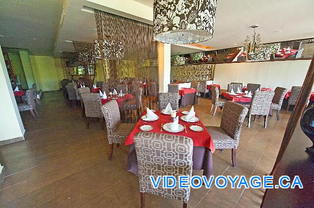 République Dominicaine Punta Cana Dreams Palm Beach El menú a la carta de cocina francesa abierto sólo para la cena.