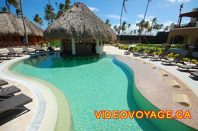 Republique Dominicaine Punta Cana Larimar Punta cana A small bar in the pool.