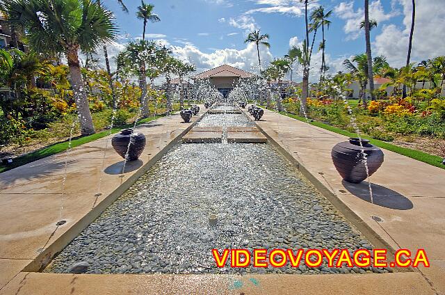 Republique Dominicaine Punta Cana Larimar Punta cana Fountains near the a la carte restaurants.