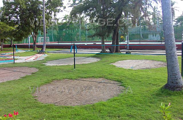 Republique Dominicaine Punta Cana Grand Palladium Punta Cana Res Badminton land in the center of Fiesta Complex. At arrièere of photography, another soccer field on synthetic coating.