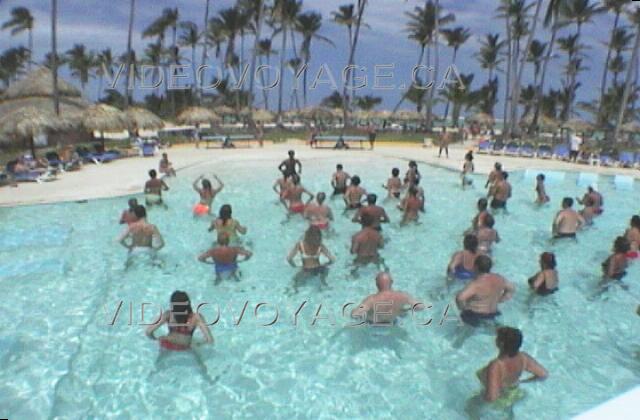 Republique Dominicaine Punta Cana Grand Palladium Palace Resort Une autre photographie du cours d'aquagym dans la piscine du Royal Suites.