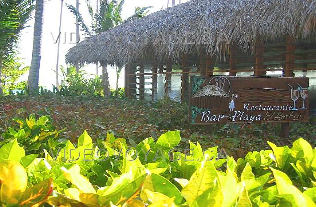 Republique Dominicaine Punta Cana Grand Palladium Palace Resort Le restaurant Bar El Bohio se trouve sur le bord de la plage.