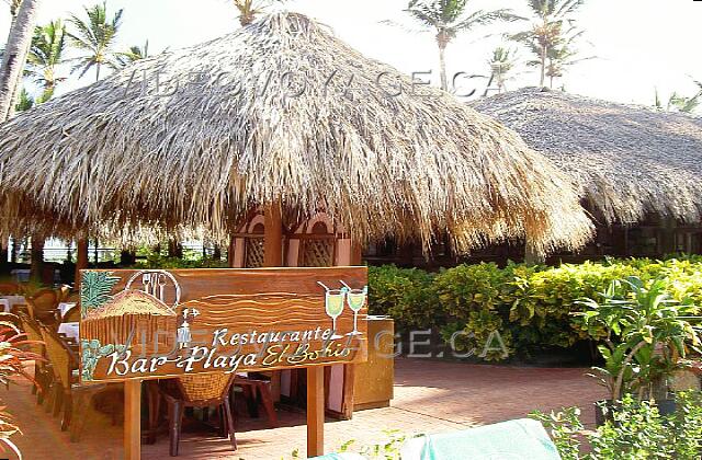 Republique Dominicaine Punta Cana Grand Palladium Palace Resort Le restaurant Bar El Bohio. L'entrée par la plage.