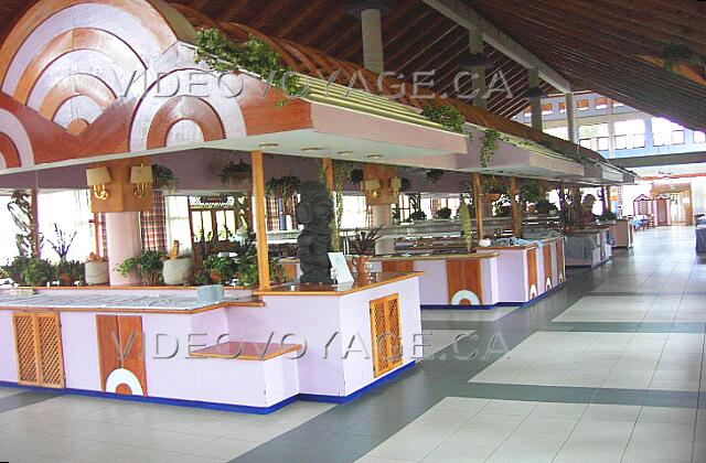 Republique Dominicaine Punta Cana Grand Palladium Palace Resort Le buffet offre un vaste choix.