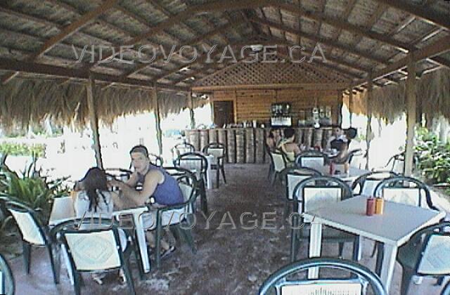 Republique Dominicaine Punta Cana Grand Palladium Bavaro Resort Sous le toit du bar Arrecife.