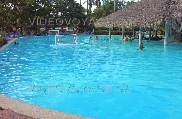Republique Dominicaine Punta Cana Grand Palladium Bavaro Resort La piscina es lo suficientemente grande como el Palladium.