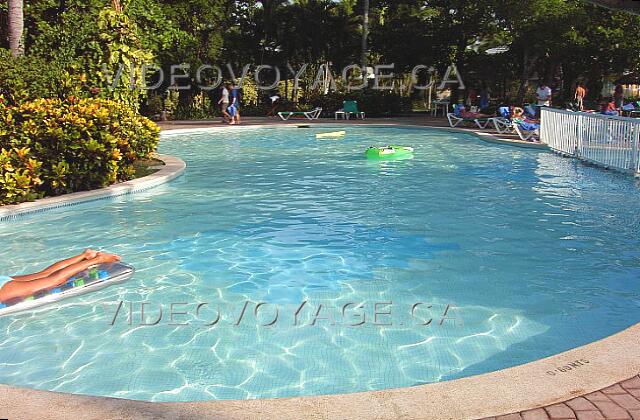 Republique Dominicaine Punta Cana Grand Palladium Bavaro Resort La piscine pour enfants est une extension de la piscine principale.