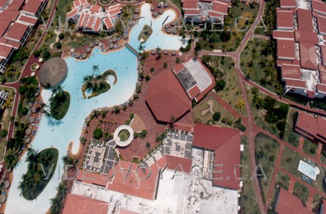 Republique Dominicaine Punta Cana Occidental Grand Punta Cana An aerial view of the main pool. It is huge.