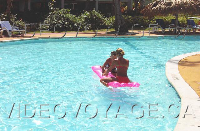 Republique Dominicaine Punta Cana Occidental Grand Punta Cana Kids love having fun in the pool.
