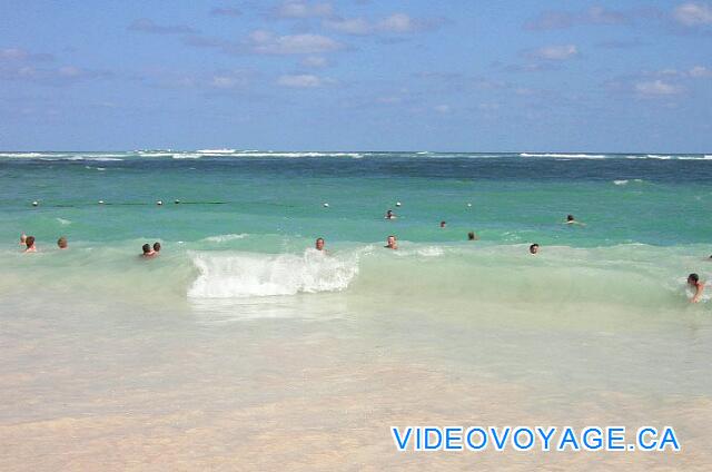 Republique Dominicaine Punta Cana Occidental Grand Punta Cana Here bathers seeking the place where the waves are highest.