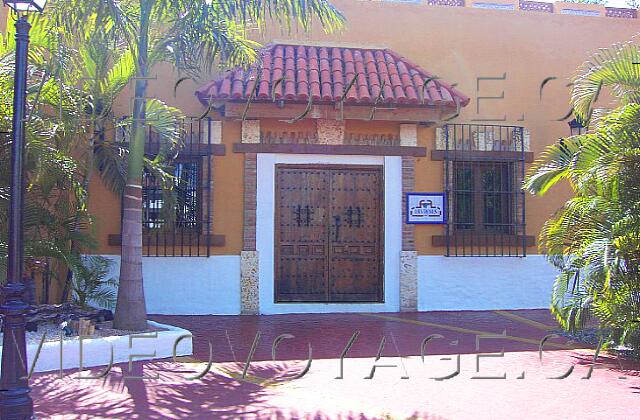 Republique Dominicaine Punta Cana Occidental Grand Punta Cana The Grill restaurant on the ground floor.