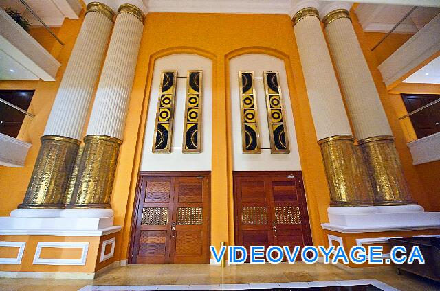 Mexique Punta Cana Grand Hotel Bavaro  The entrance to the theater at night.